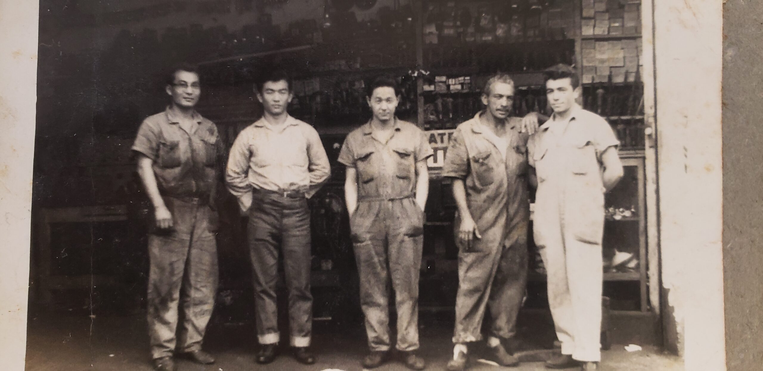 Irmãos Shida nos Anos 60 - Auto elétrico mecânica/elétrica/eletrônica em Pinheiros